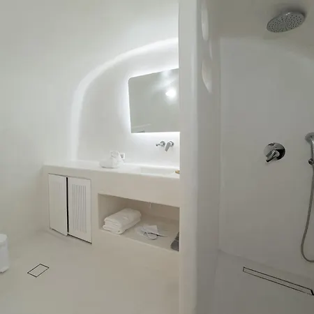 Eg Cave * Éxo Goniá