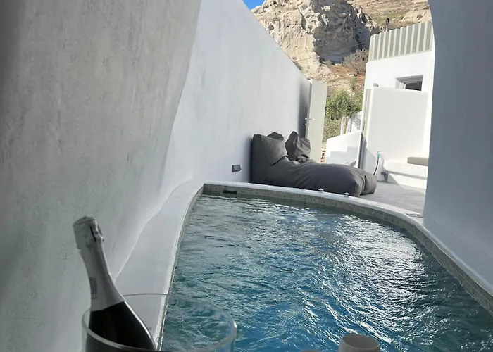 Eg Cave * Éxo Goniá