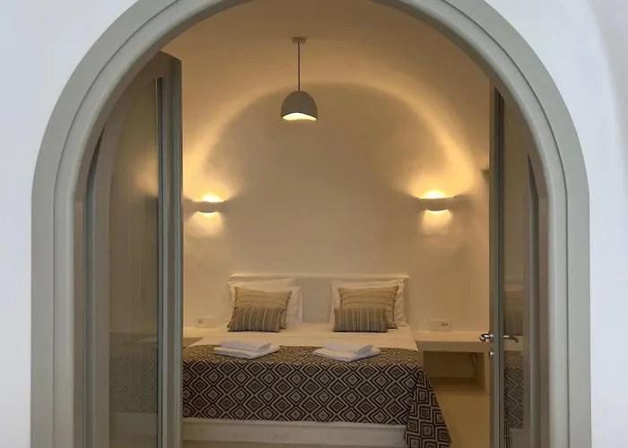 Eg Cave * Éxo Goniá